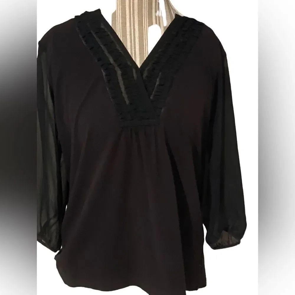 Chicos size 2 (large)excellent  condition see pics awesome top
